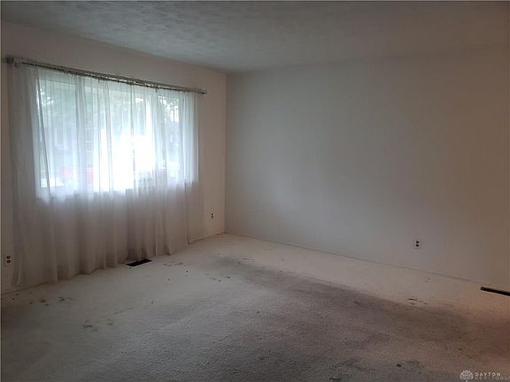4th image of 247 Kansas Dr