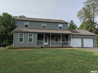 3056 Zion Oaks Rd, Pekin, IL 61554