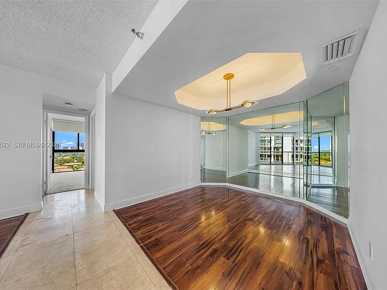 3610 Yacht Club Dr #1016 — Photo 7