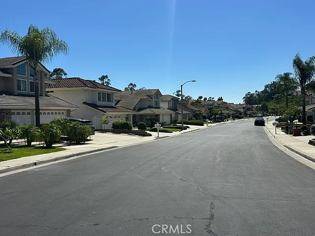 1854 Brooke Ln — Photo 4