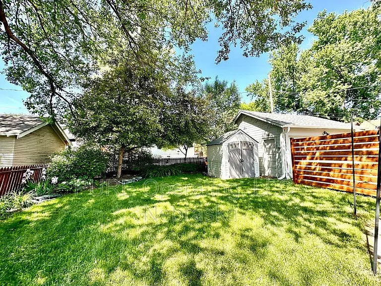 5724 Rees St — Photo 55