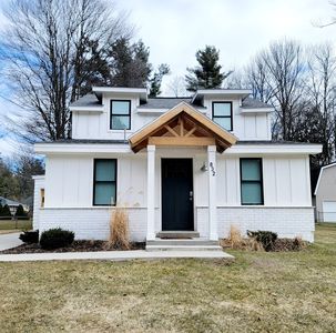 832 Newman St, East Tawas, MI, 48730