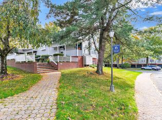 227 Mayfield Dr #227, Trumbull, CT 06611