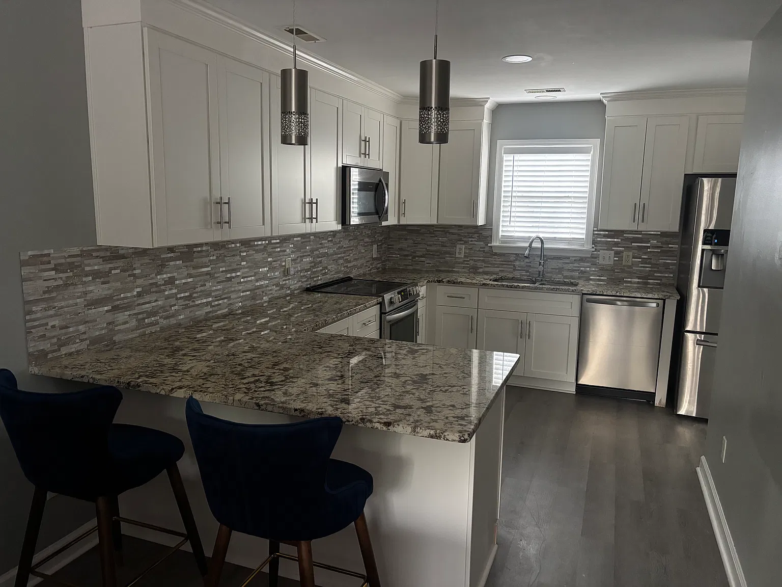 2 bed, 1136 sqft, $1,895 — Photo 3