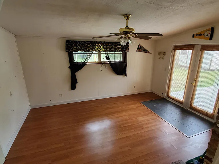 4940 Brighton Dr — Photo 6