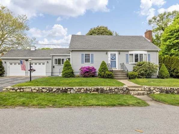 12 Elm Ave, Woburn, MA 01801
