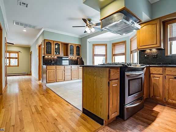 3rd image of 642 New Jersey Ave