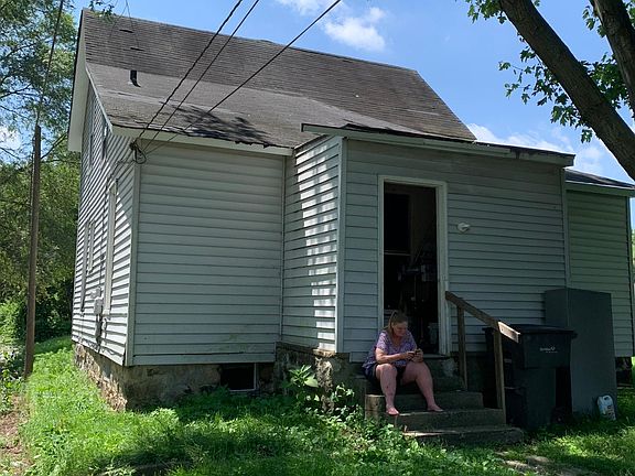 3rd image of 714 Aspenwald Ave