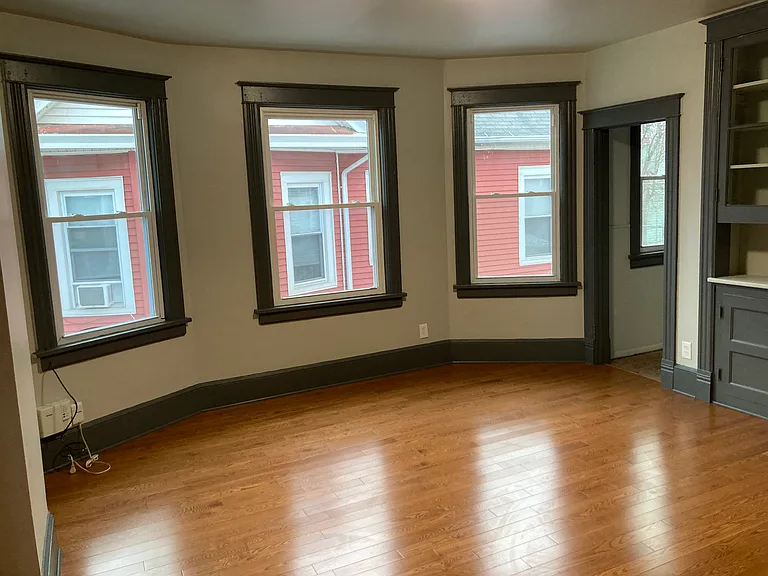 33 Franklin St #2 — Photo 4