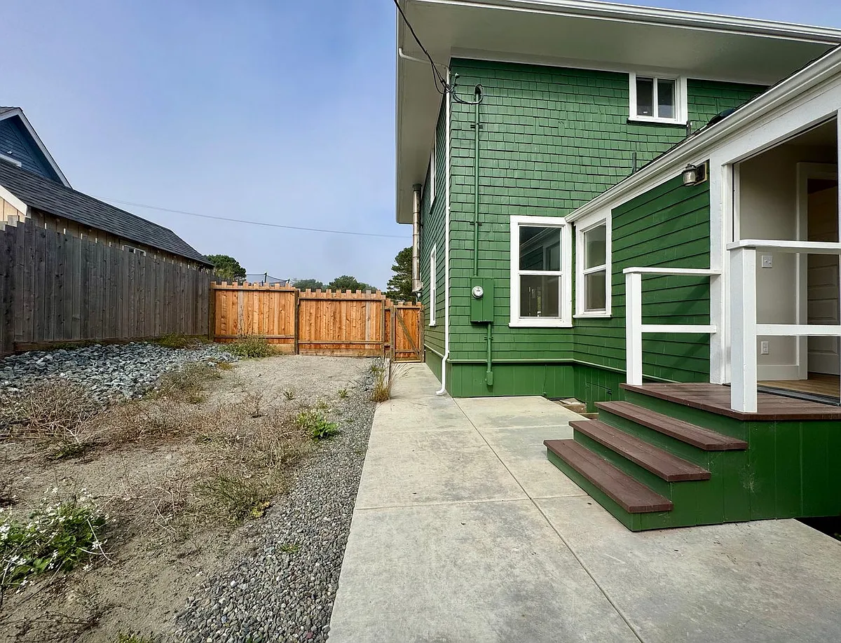 Building Photo - 5 Rideout St