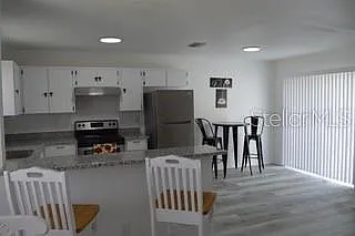 3 bed, 2.0 bath, 1355 sqft, $2,200 — Photo 4