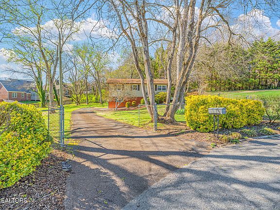 2nd image of 7809 Serena Cir