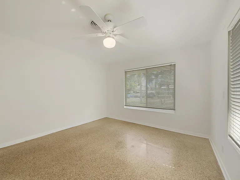 2022 Collier Ave — Photo 21