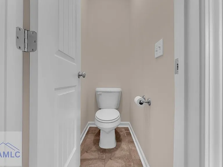 139 W West Winn Ave — Photo 29