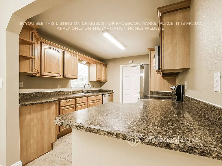 1324 W Hartley Cir — Photo 7