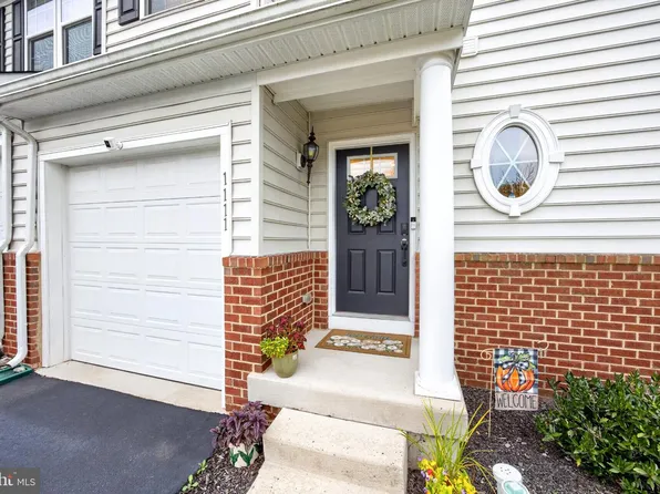 1111 Sageview Dr, Pottstown, PA 19464