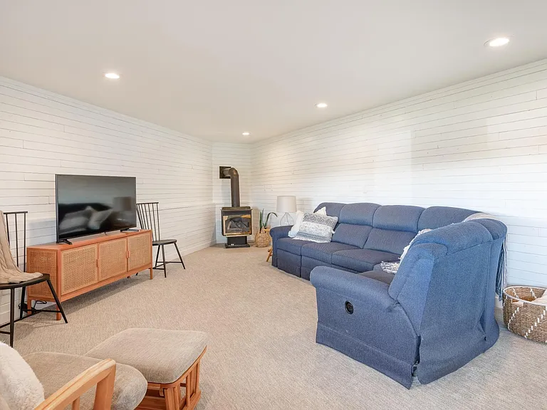5758 Nakat Way — Photo 14