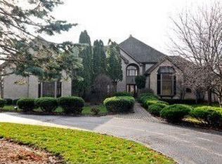 7516 Drew Ave, Burr Ridge, IL 60527