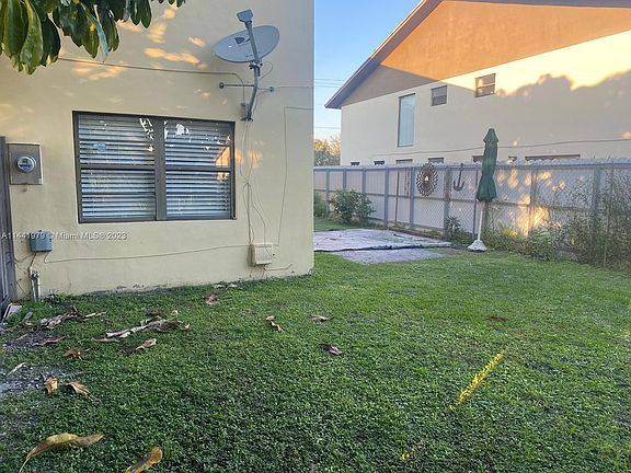 2nd image of 18618 SW 100th Ave #18618