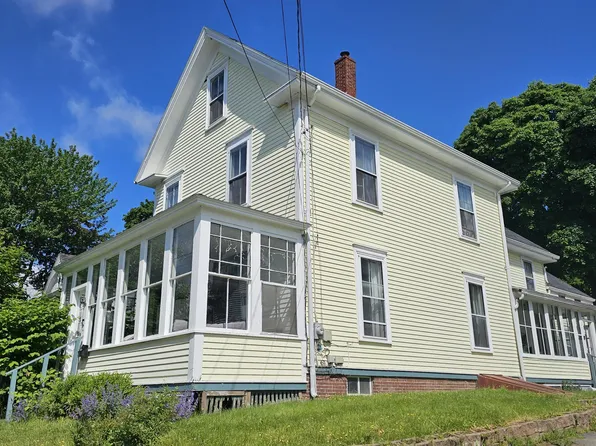 423 Hammond Street, Bangor, ME 04401