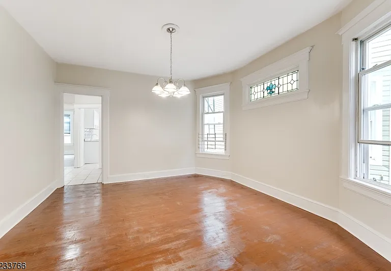 125 Main St #1 — Photo 4