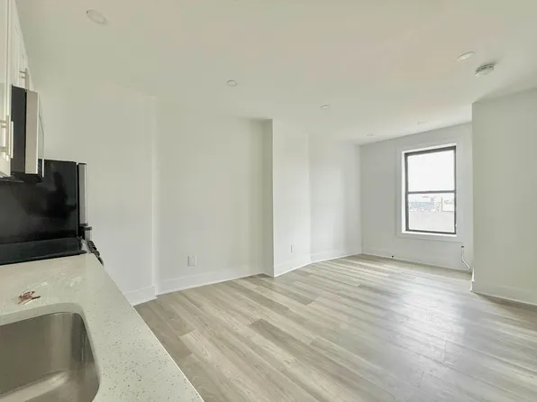 22 Rogers Avenue image 1 of 9