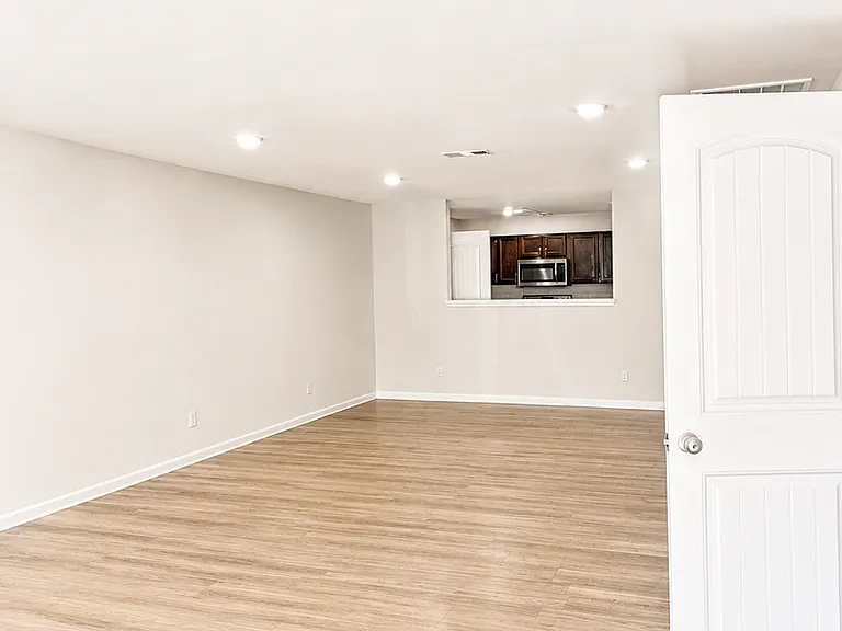 11 Saint Augustine Way — Photo 8