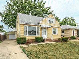 396 Beechwood Dr, Willowick, OH 44095