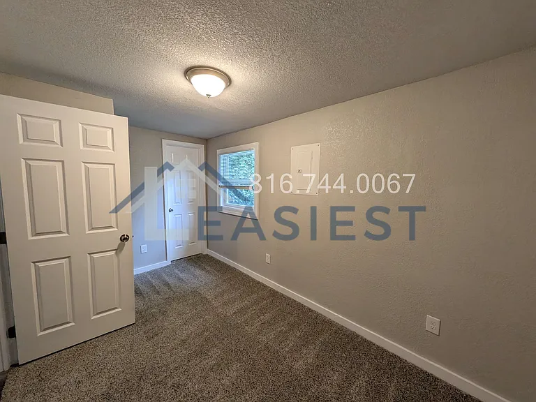 4501 E 19th St — Photo 12