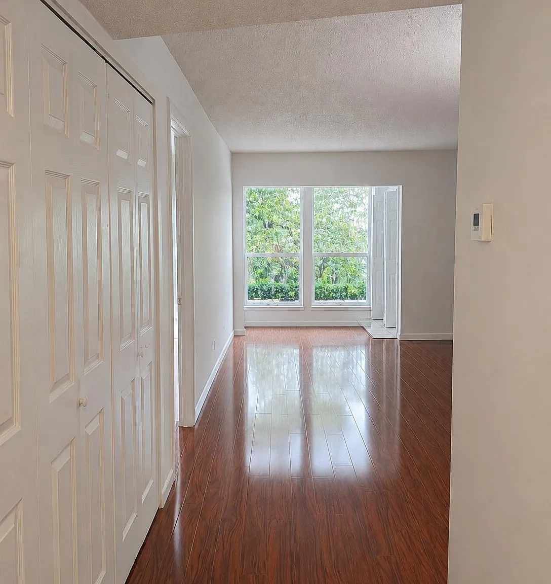 1 bed, 1.5 bath, 741 sqft, $1,800 — Photo 1