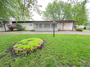 607 1st St, Americus, KS 66835