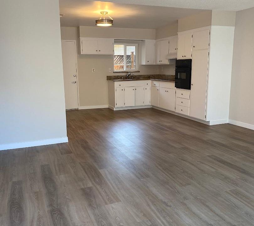 1st image of 520-522 Vera Ave