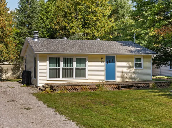 8530 W Matilda Dr, Grayling, MI 49738