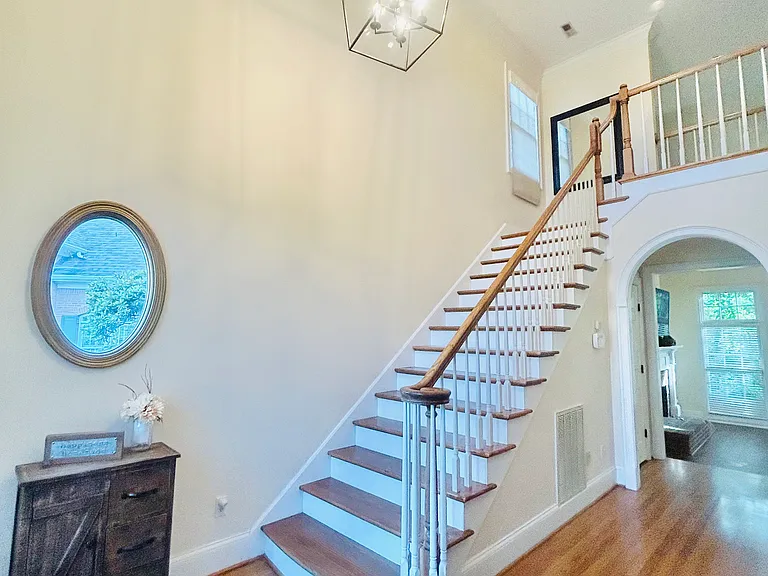 2 story entryway!