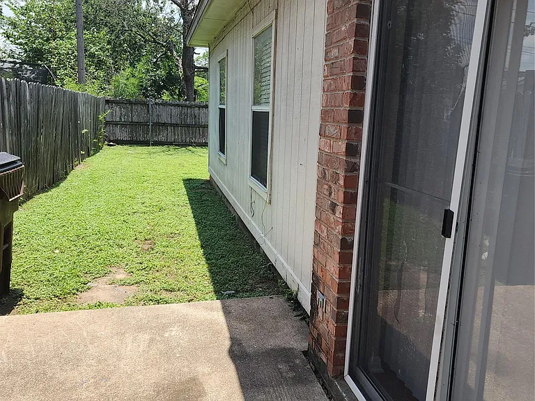 503 Gregory Ct — Photo 34