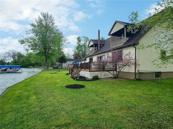 5896 W Lake Rd, Auburn, NY 13021