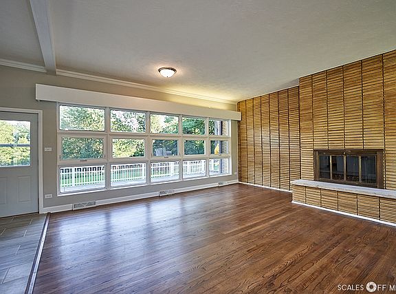 3rd image of 22W345 Crest Ave