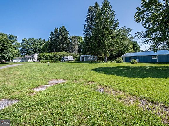5th image of 40 Sunshine Ln