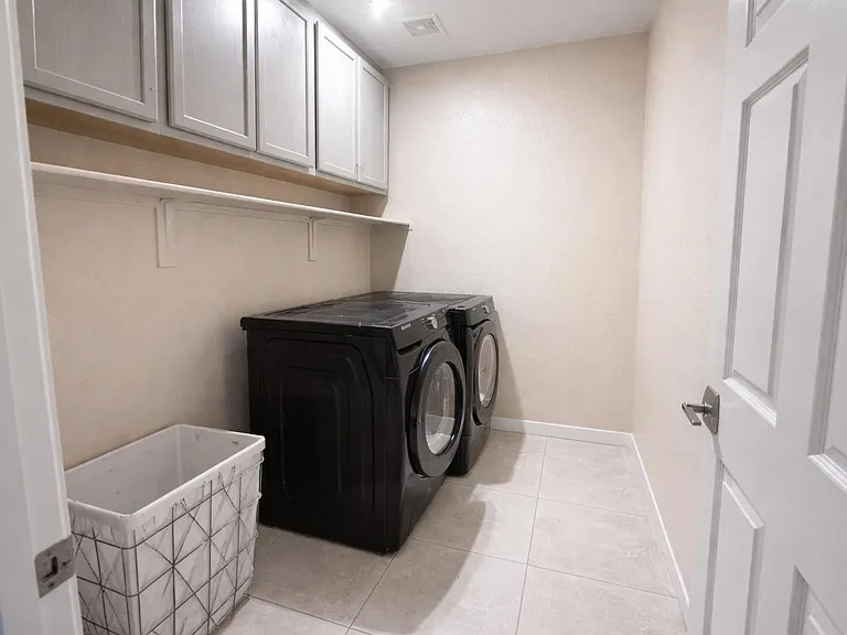 14515 W Lisbon Ln — Photo 9