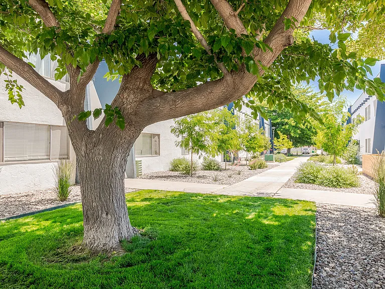 Valley Apartments — Photo 3