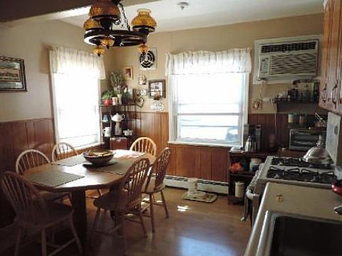 5th image of 13 Broadmoor Ln
