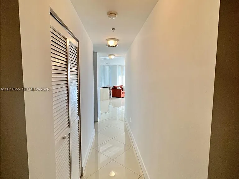1111 SW 1st Ave #1914 — Photo 5