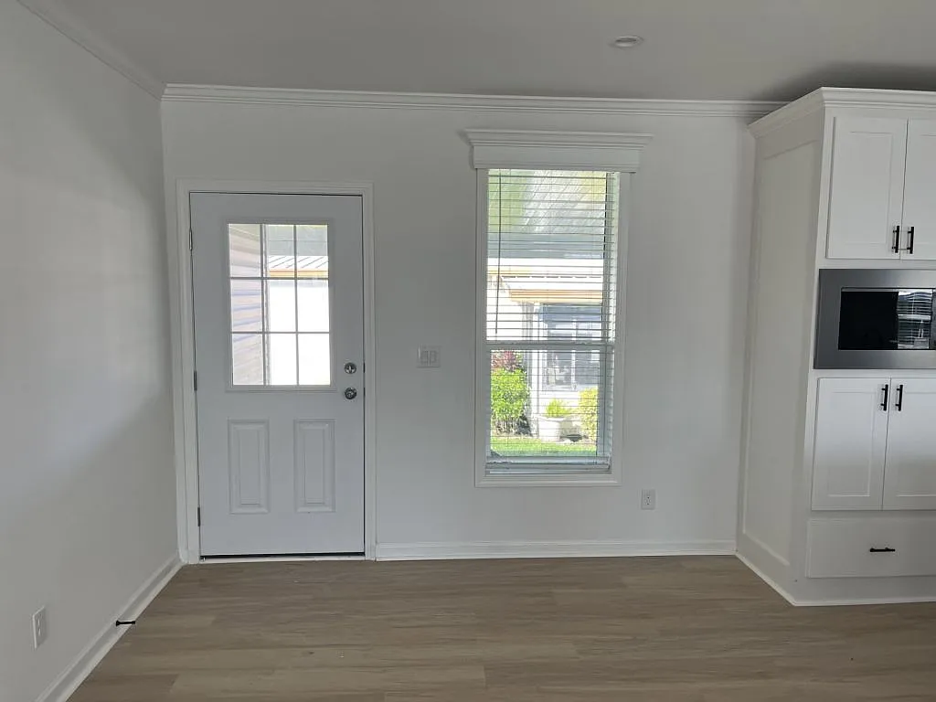 3 bed, 2.0 bath, 1460 sqft, $1,699 — Photo 3