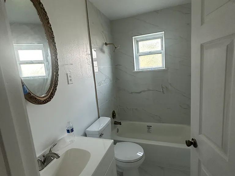 1913 Estalote Ave #B — Photo 3