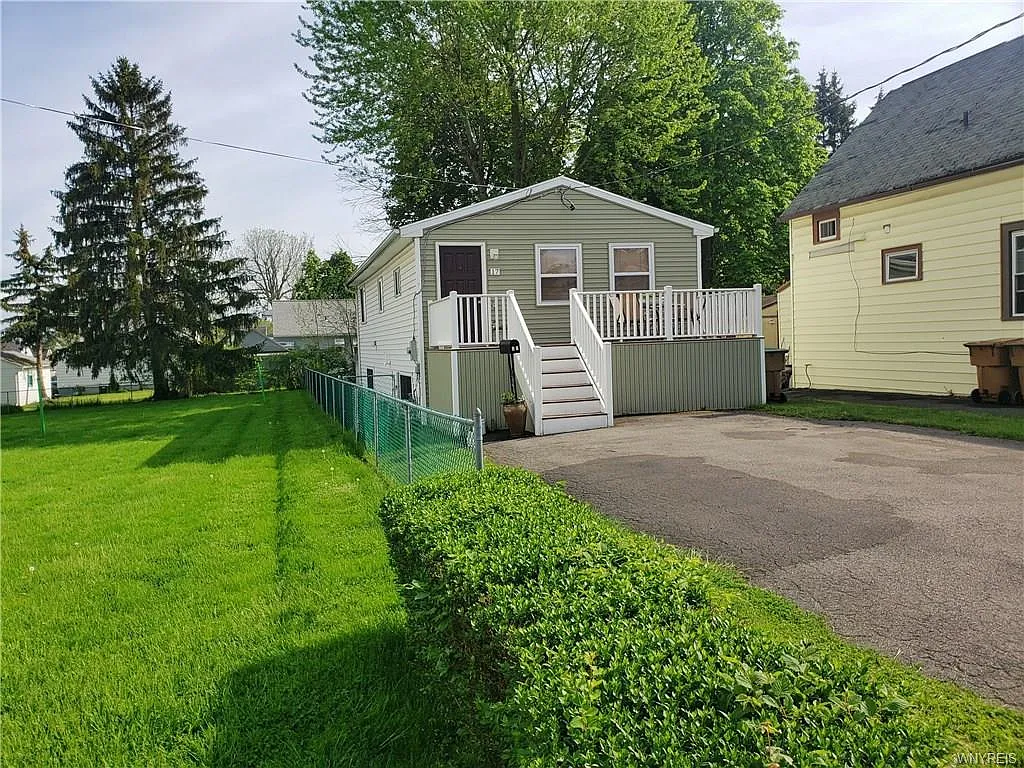 17 David Ave photo 1