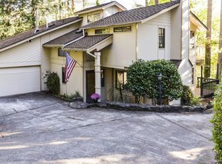 2033 Lakemoor Ln SW, Olympia, WA 98512