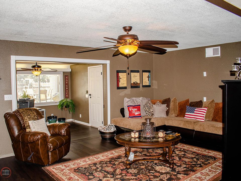 2nd image of 3841 Claremont Ct