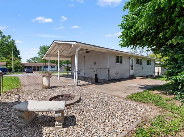 1945 Tahoe Dr, Florissant, MO 63031