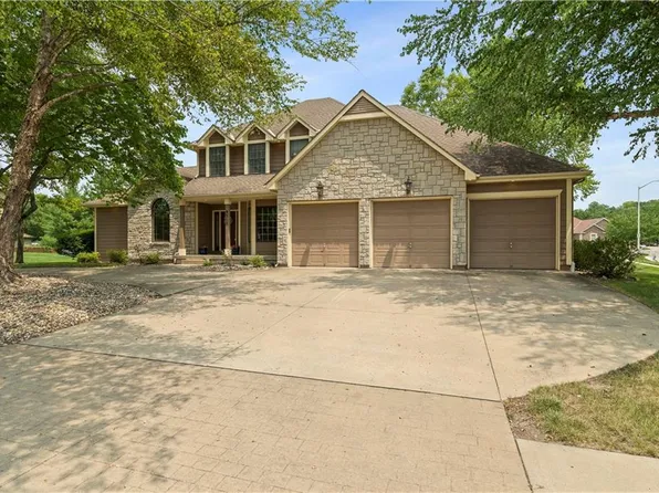 9317 E Pleasant Ave, Kansas City, MO 64138