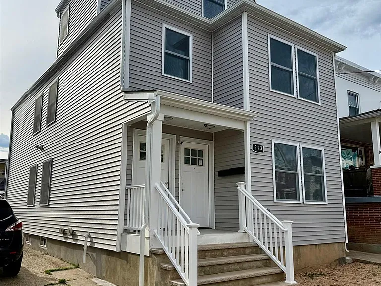 273 Oak St #2 — Photo 3